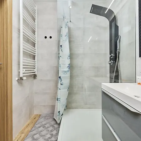 شقة Prusa Stylish With Balcony By Renters فروتسواف