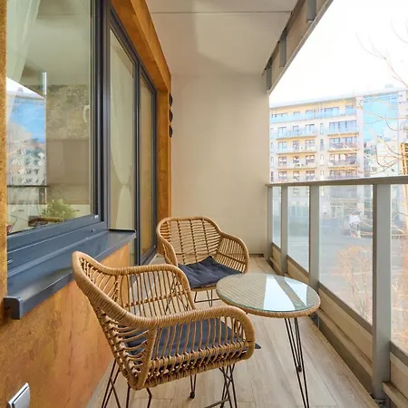 Prusa Stylish With Balcony By Renters شقة فروتسواف