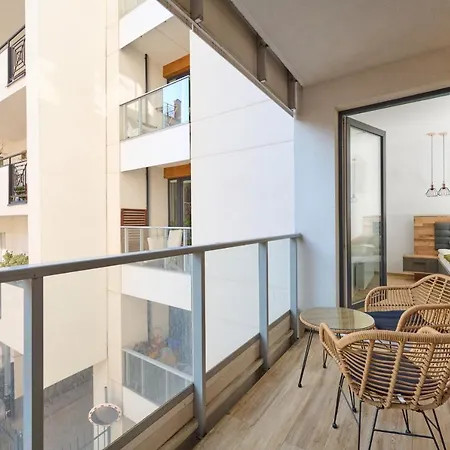 Prusa Stylish With Balcony By Renters Διαμέρισμα Βρότσλαβ